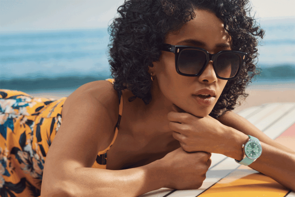 „Superocean Heritage“ von Breitling und Sonnenbrille von Cuttler and Gross
