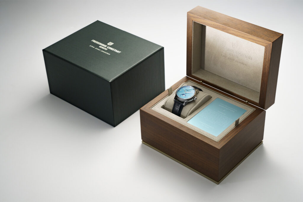 Classic Moonphase Date Manufacture von Frederique Constant in einer Box