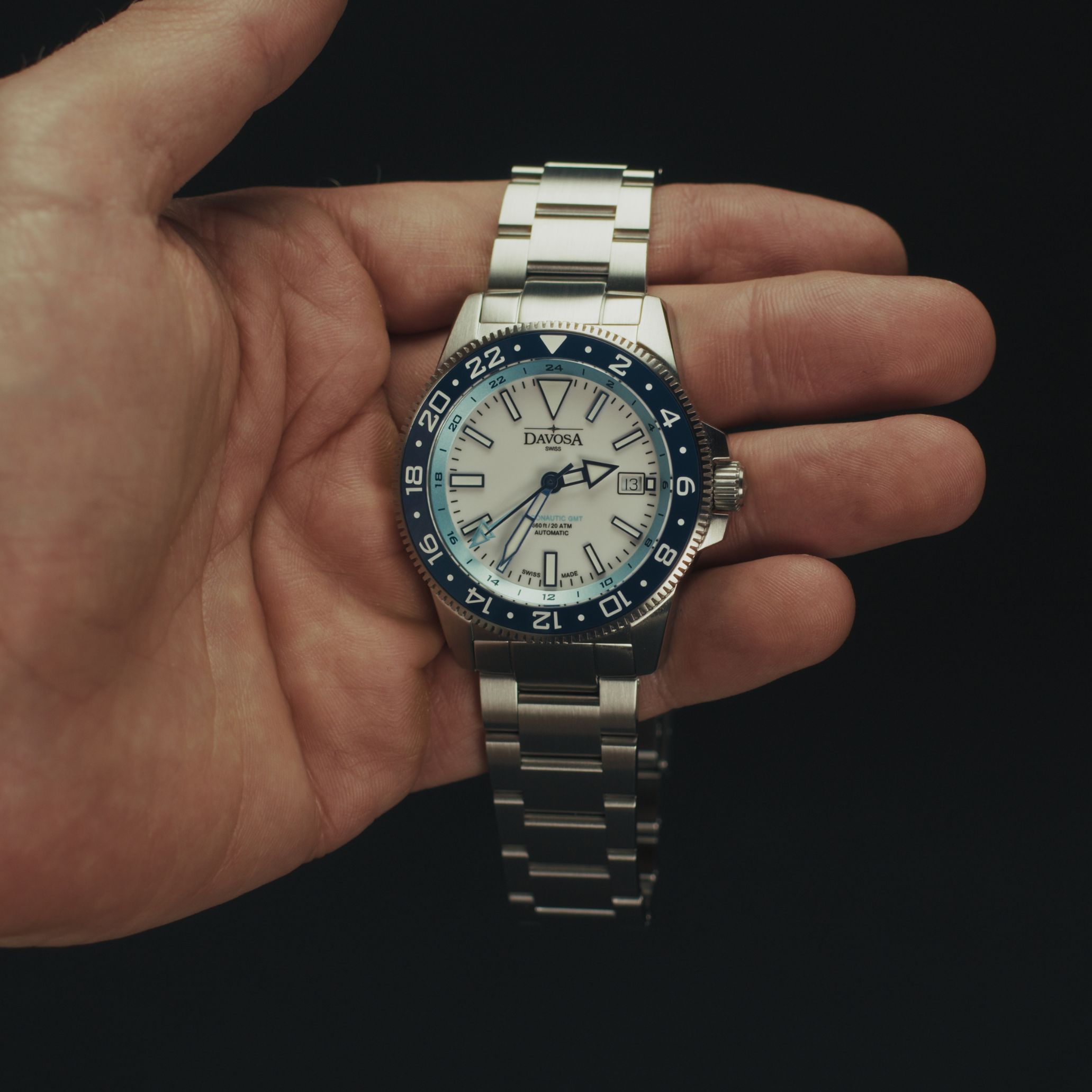 Hands-On: Davosa Argonautic World Traveller - INSIGHT LUXURY