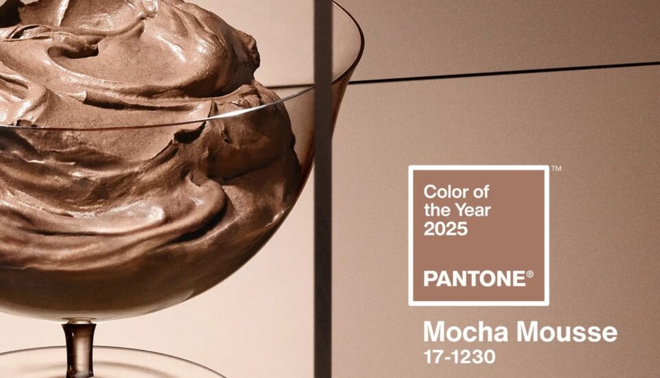 Pantone-Farbe des Jahres 2025 Mocha Mousse.