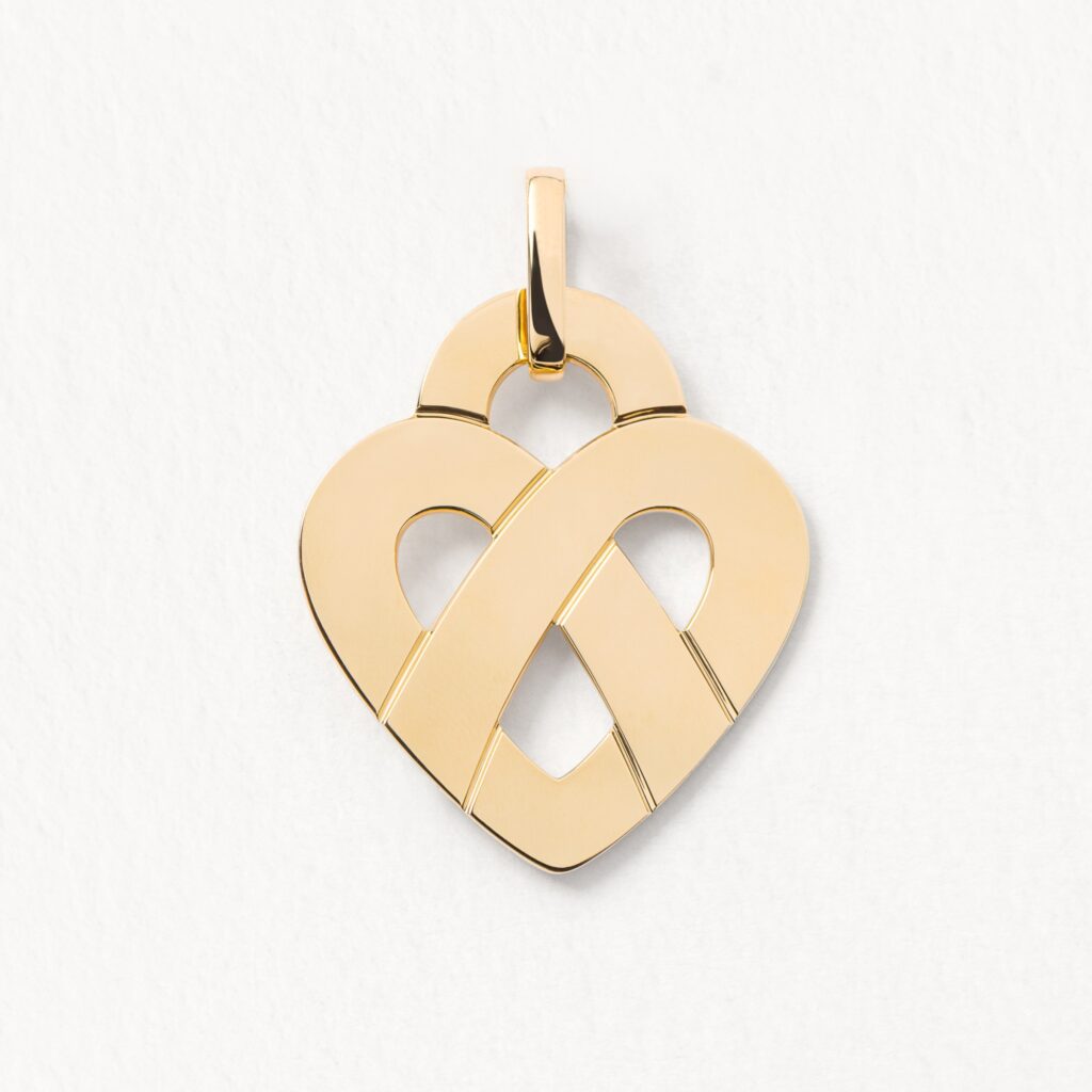 Großer Anhänger "Coeur Entrelacé" aus 18 Karat Gelbgold.