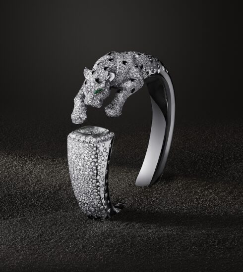 Panthère Armband von Cartier aus Weißgold mit weißen Diamanten. © Cartier