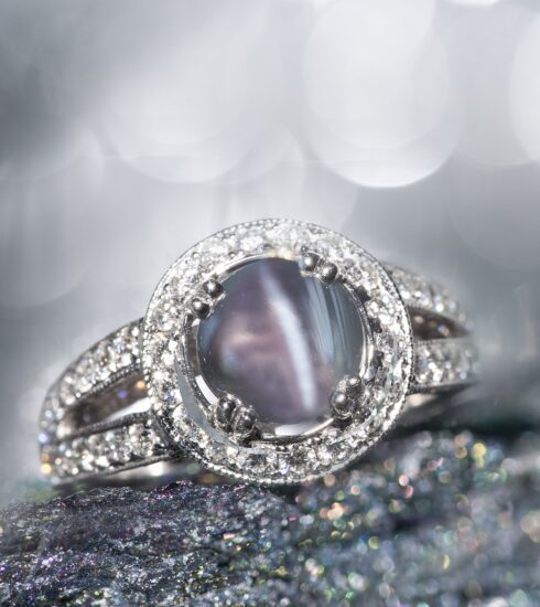 Richard Hans Becker: Ring aus Weißgold mit Alexandrit.