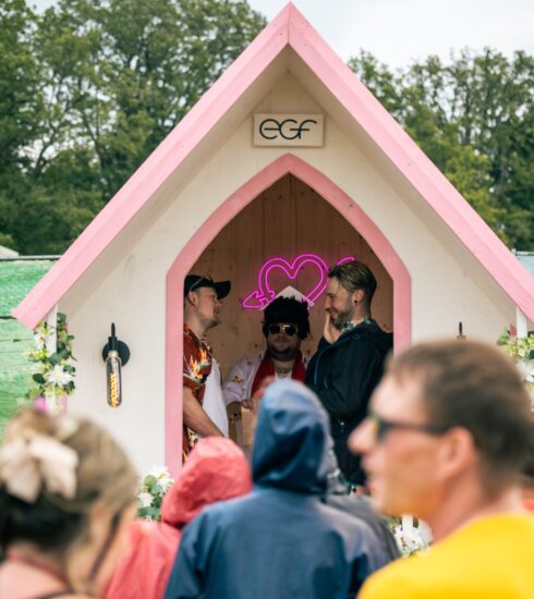 Pärcchen in der Happi Chapel beim Happiness Festival 2024.