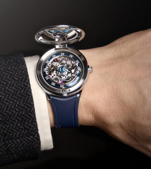 Time Jumper von Czapek mit geöffnetem Deckel