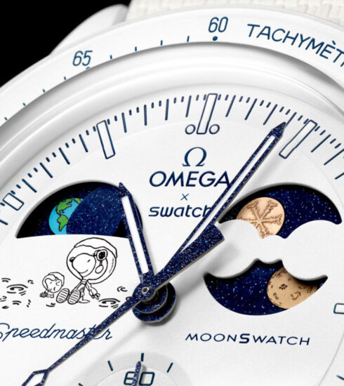 MoonSwatch Model Mission to Earthphase – Moonshine Gold by Swatch Close-up of dial