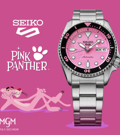 Kampagnenmotiv zur 5 Sports SKX Series Pink Panther Limited Edition von Seiko mit Uhr und Abbildung der Pink-Panther-Fugur