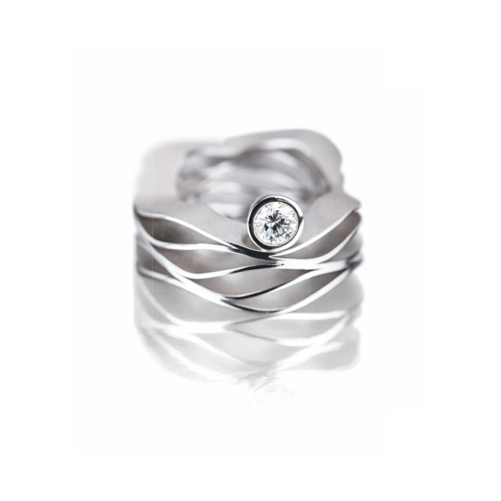 Annelie Froehling - Solitär Wellentanz