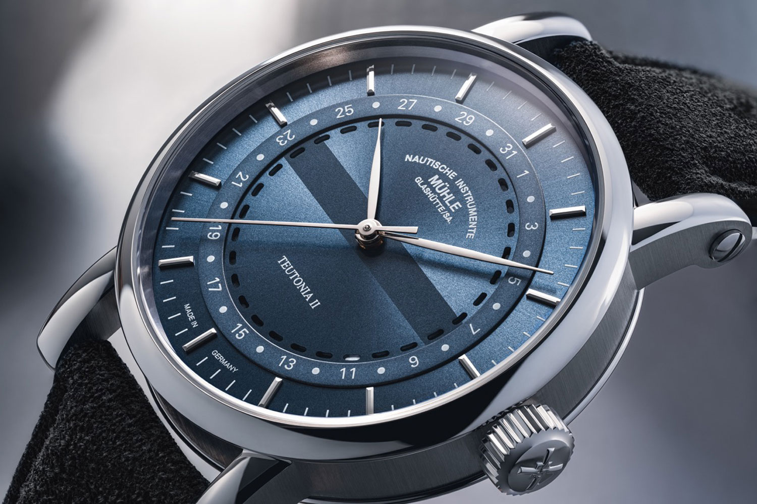 Nahaufnahme Zifferblatt der Teutonia II Ringdatum von Mühle-Glashütte