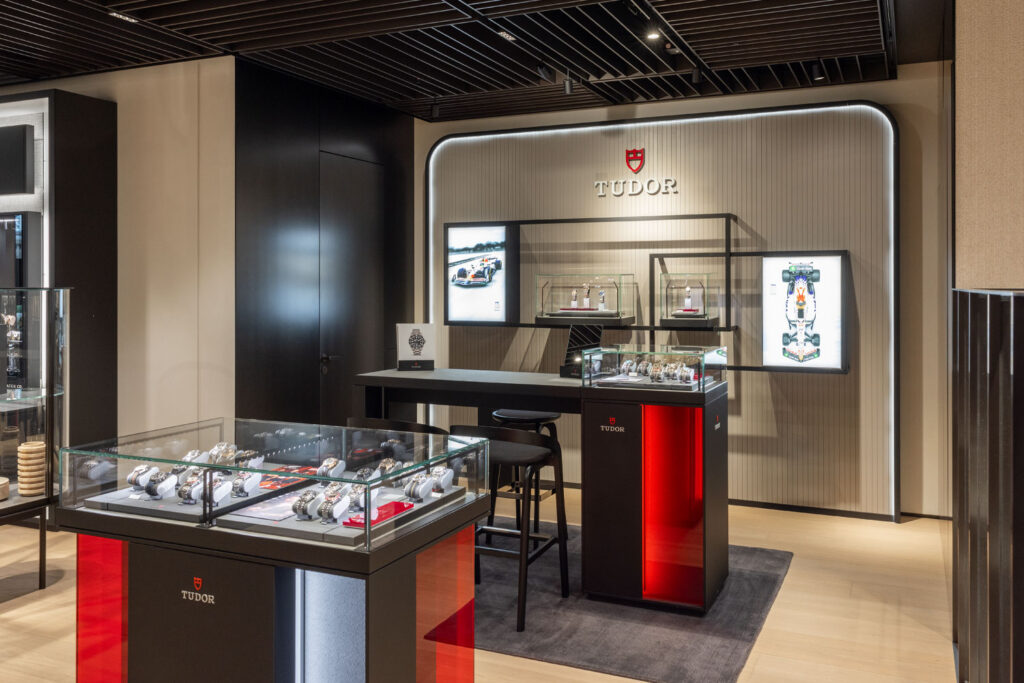 Blick in die Tudor-Abteilung der Bucherer Boutique in München