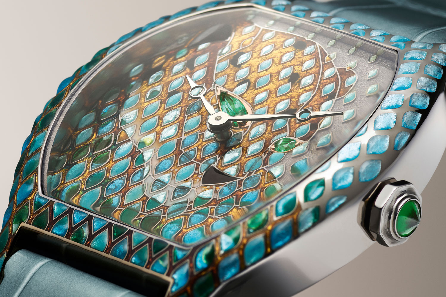 Cartier Tortue Panthère Métiers d’Art, close-up of the dial