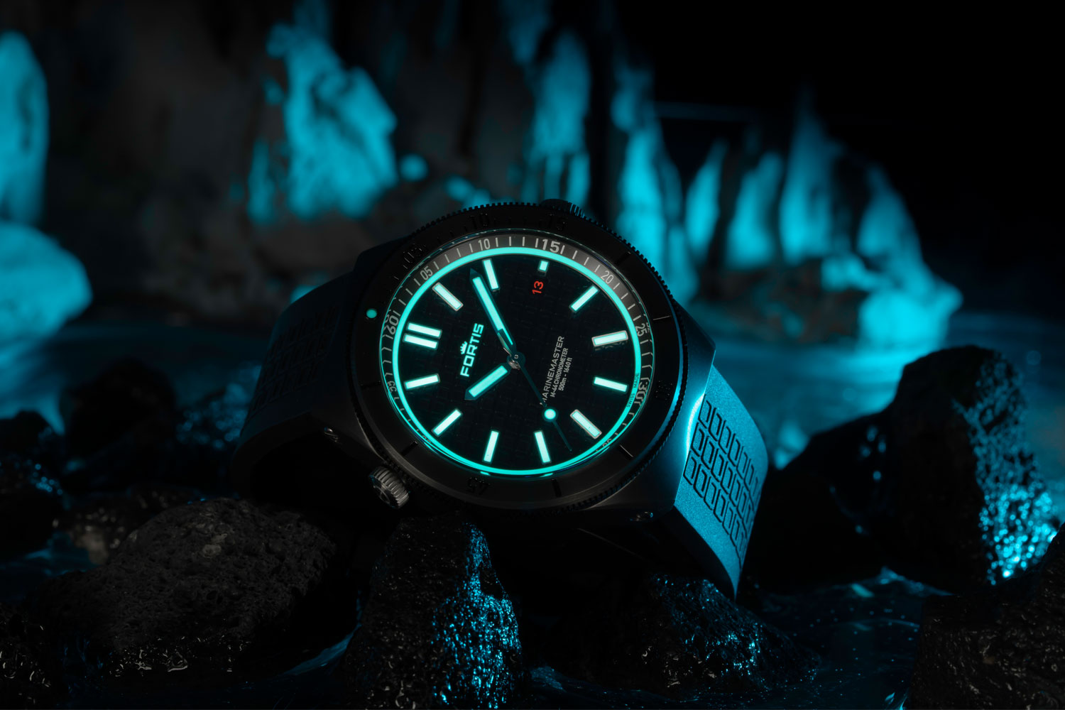 Marinemaster M-44 DLC Gravity Black von Fortis, nachleuchtend
