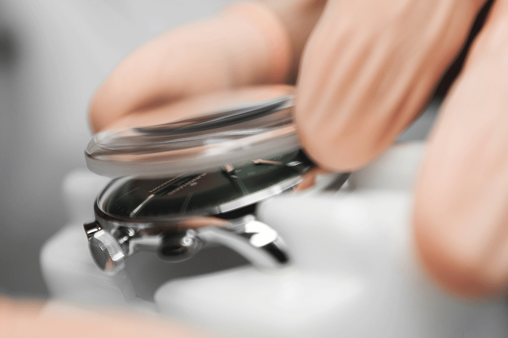 Uhrenfertigung bei Junghans in Schramberg