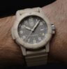 Sand Turtle 0320 von Luminox am Handgelenk