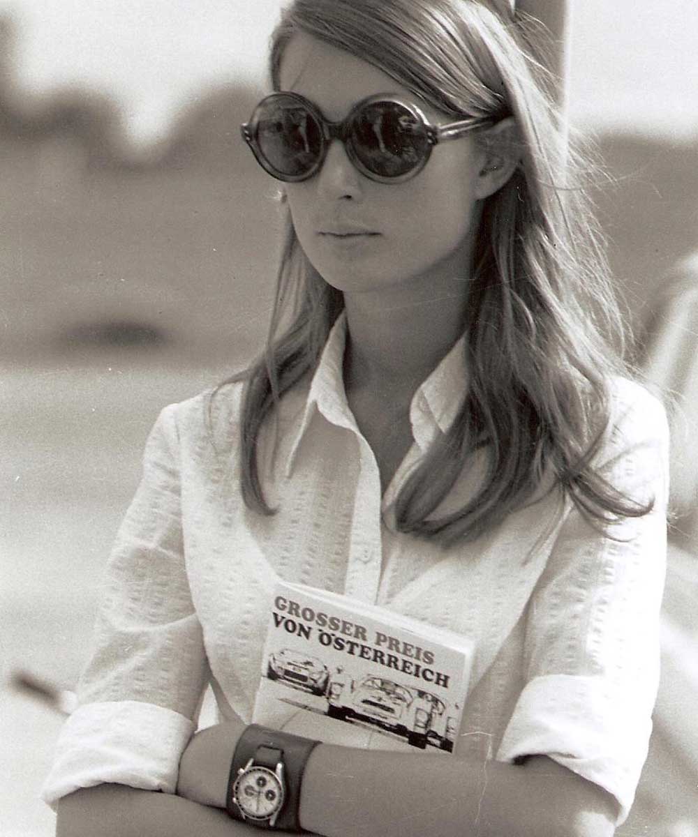 Nina Rindt mit einer Compax von Universal Genève