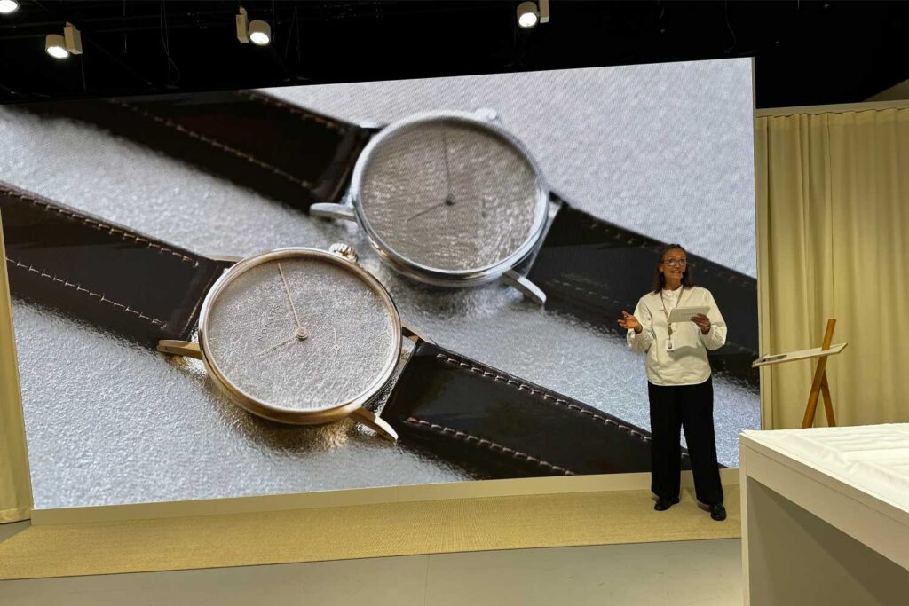 Alex Montag von Nomos-Glashütte präsentiert die Twice Unique auf der Watches and Wonders 2026