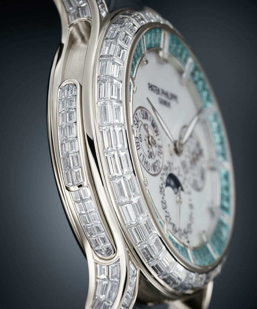 Patek Philippe 5374/400P-001, viewed from the side