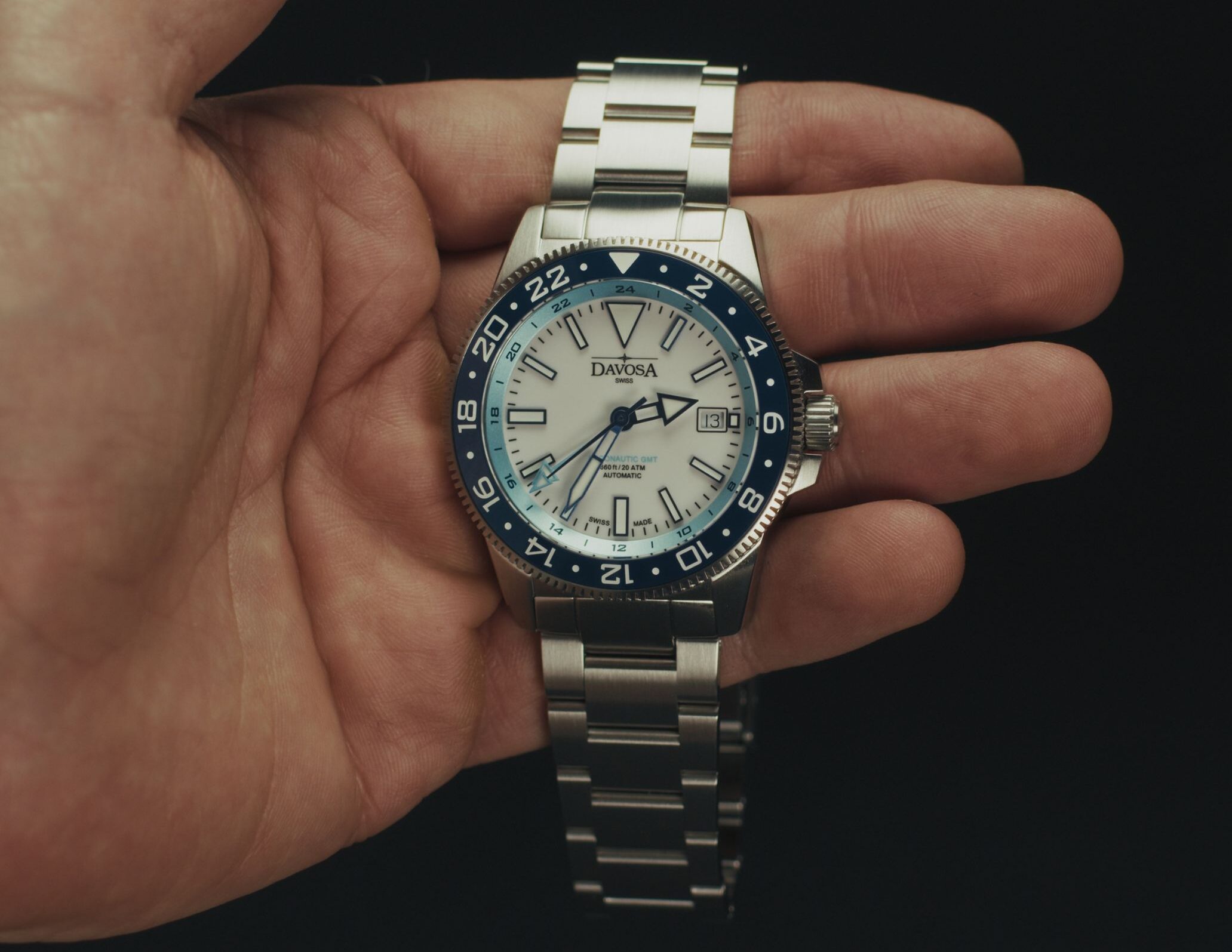 Hands-On: Davosa Argonautic World Traveller - INSIGHT LUXURY