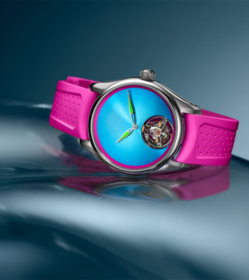 Pioneer Tourbillon Miami von Bucherer x H. Moser & Cie. mit pinkfarbenem Kautschukband