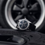 Noramis Datum Limitierte Edition Petro Surf 2026 von Union Glashütte, vor eine Felge liegend