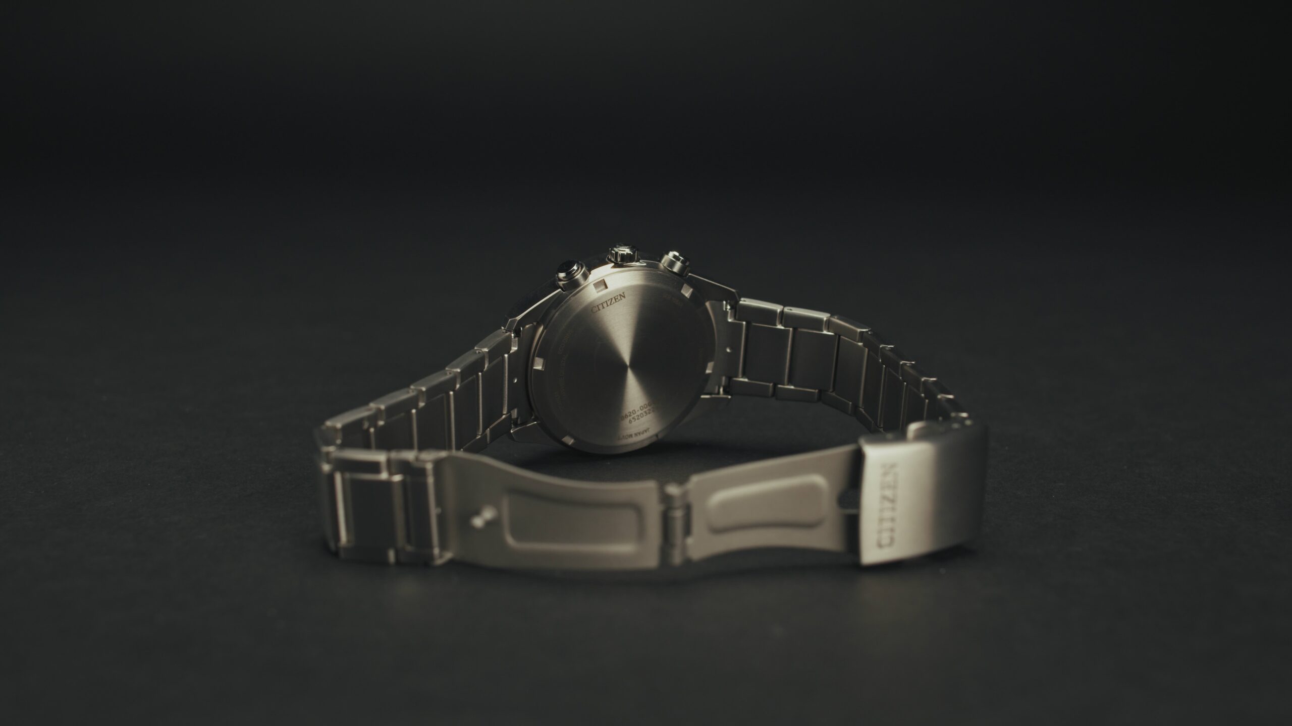 Screw-down case back of the Citizen Super Titanium™ Chronograph CA4750-51X
