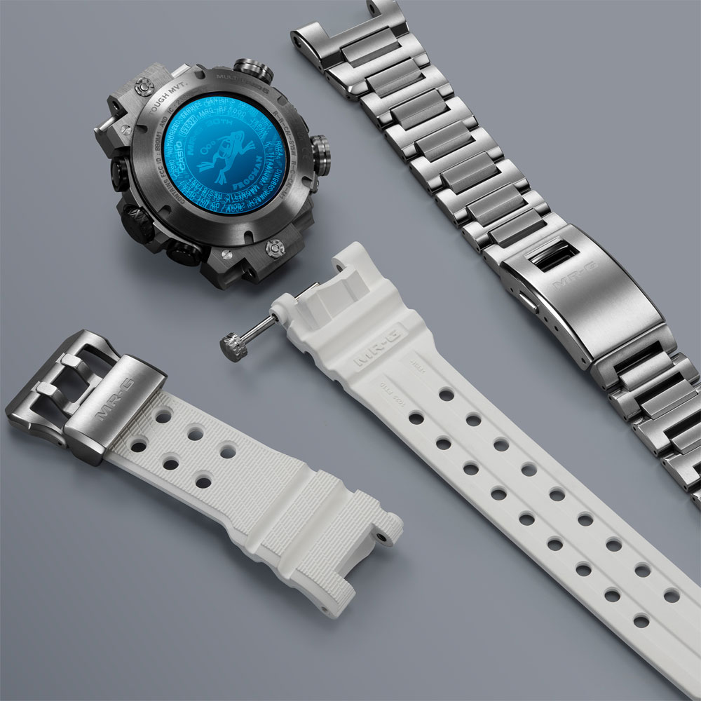 G-Shock MR-G Frogman BF1000EB, Uhrenkopf von hinten und beide Armbandoptionen