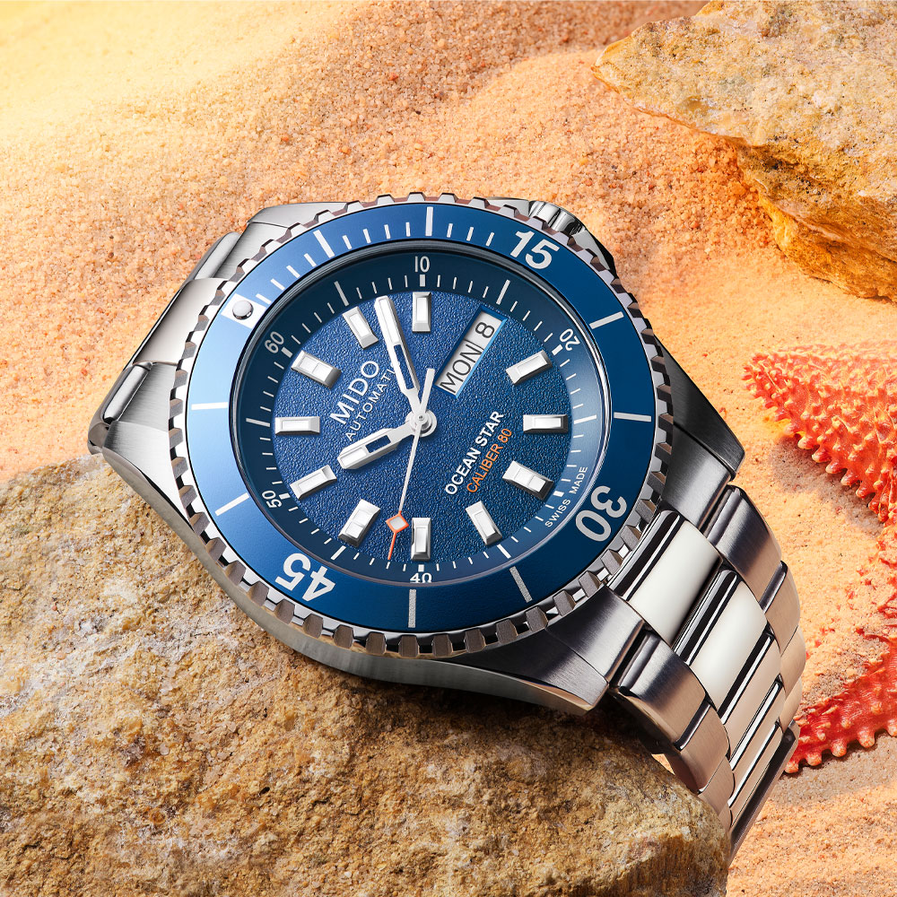 Mido Ocean Star 200 auf Stein/im Sand