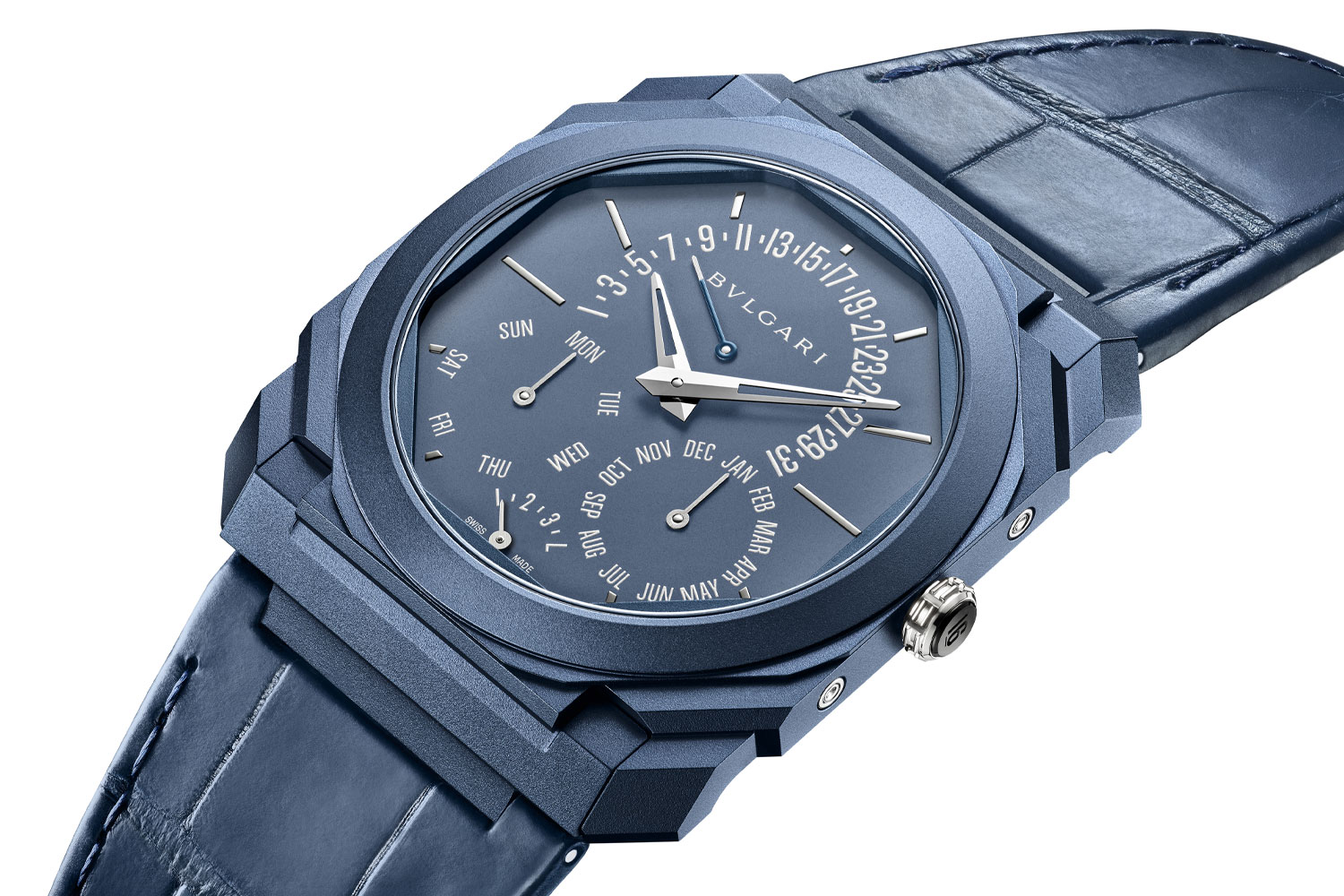 Octo Finissimo Perpetual Calendar von Bulgari mit Titan-Gehäuse in PVD-Blau
