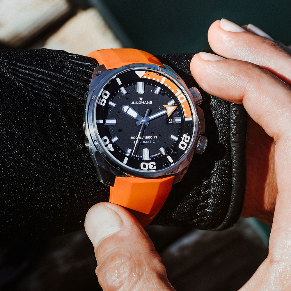 Junghans Aquaris Diver am Handgelenk