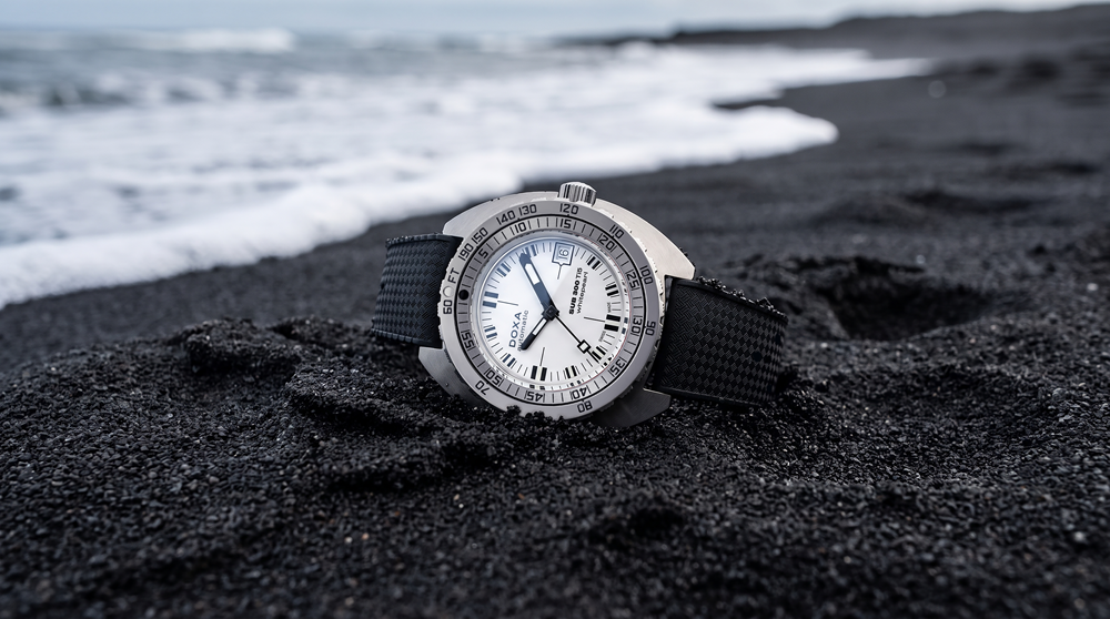 DOXA SUB 300 Ti5 Sharkhunter