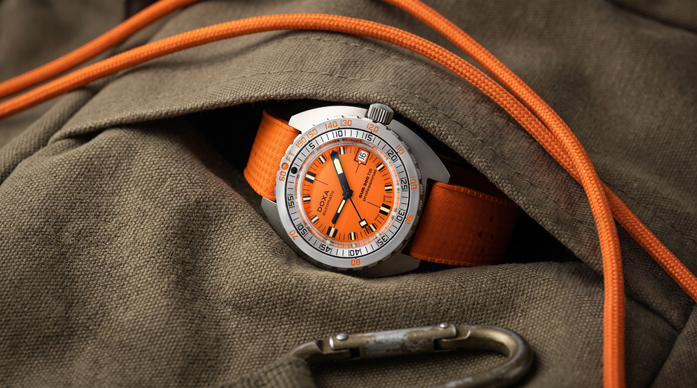 DOXA SUB 300 Ti5 Professional mit orangefarbenem Zifferblatt