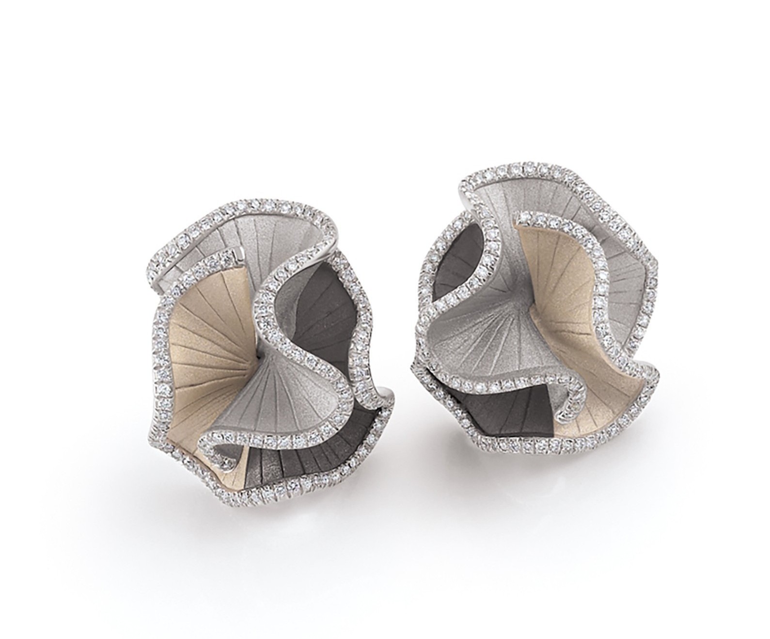 Close-up of the diamond-set Sultana earrings by Cammilli Firenze
