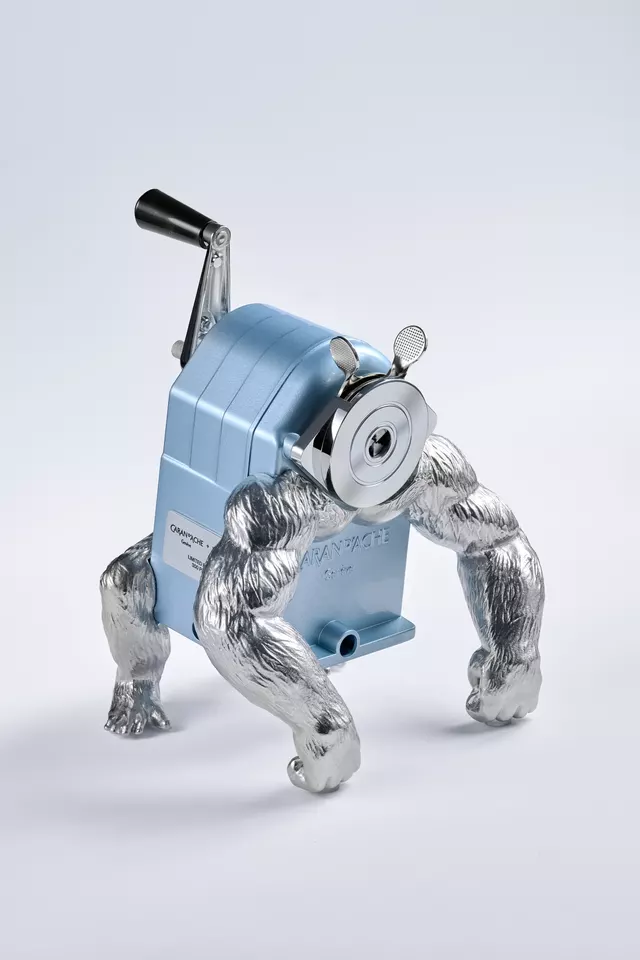 GorillaSharpener von MB&F und Caran d’Ache in Alpine Frost Blau