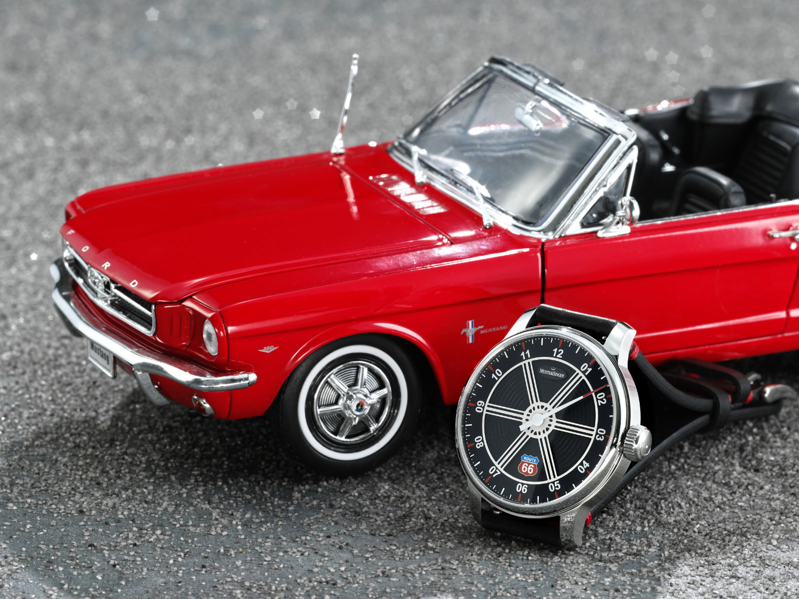 MeisterSinger Edition Route 66 neben einem roten Ford Mustang Modell