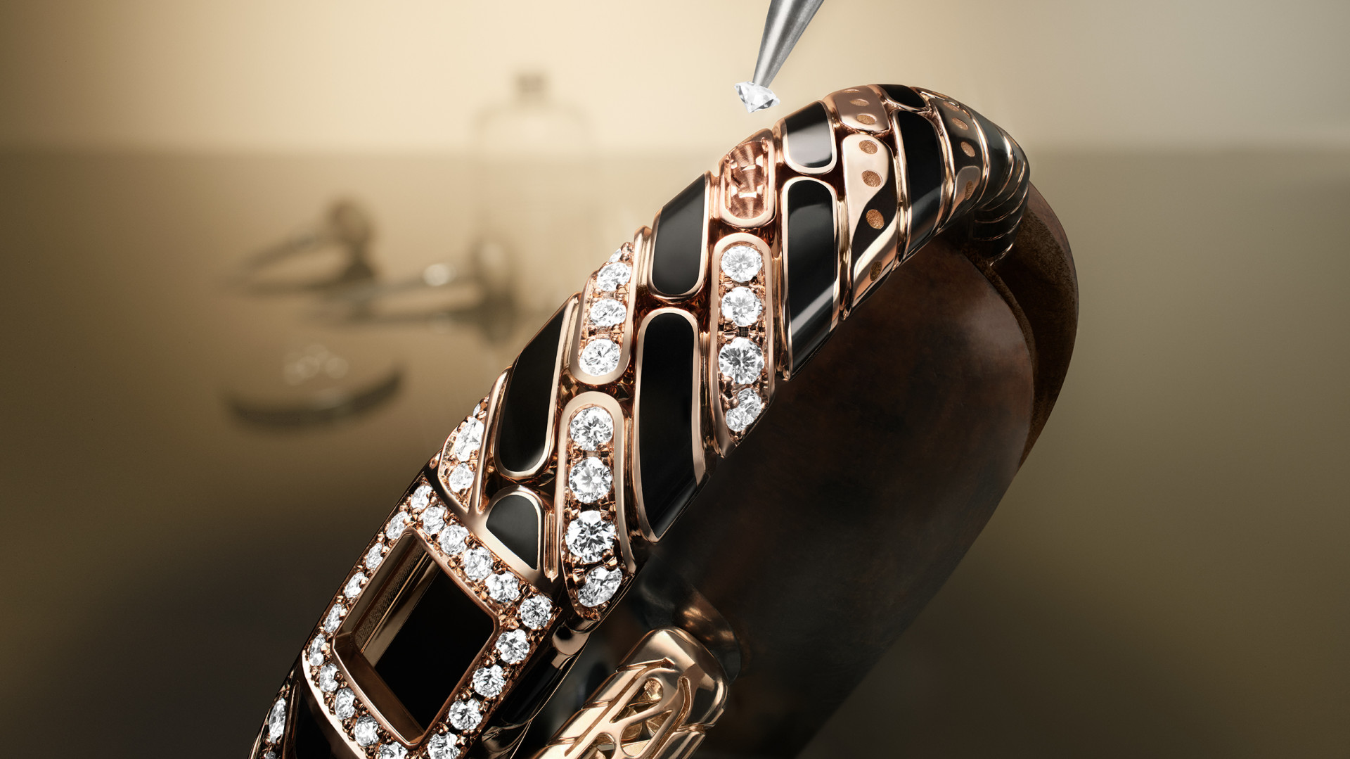 Detailarbeit an der Jaeger-LeCoultre Calibre 101 Chain