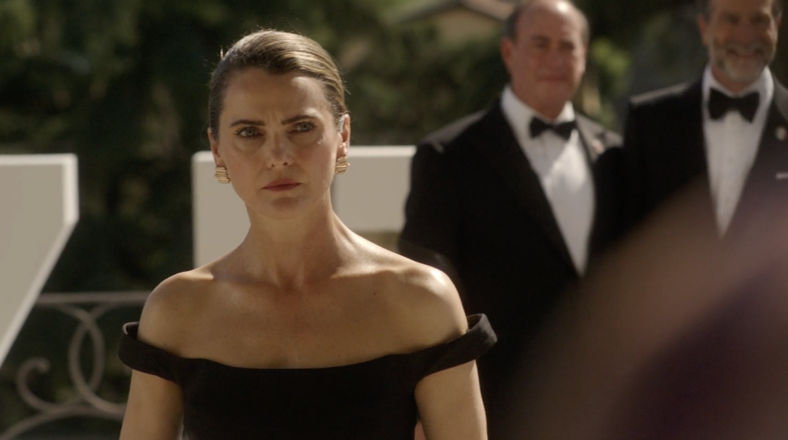 Keri Russell as Kate Wyler wearing Fullord jewelry