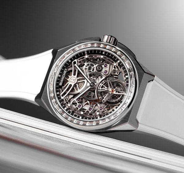 Bianchet Rotondo UltraFino Diamond am Handgelenk