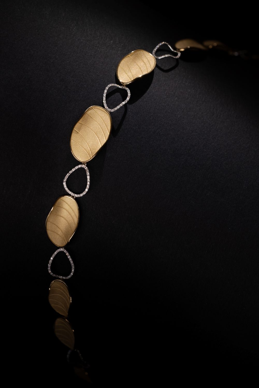 Gold jewelry from the Cammilli HELIA 2027 collection