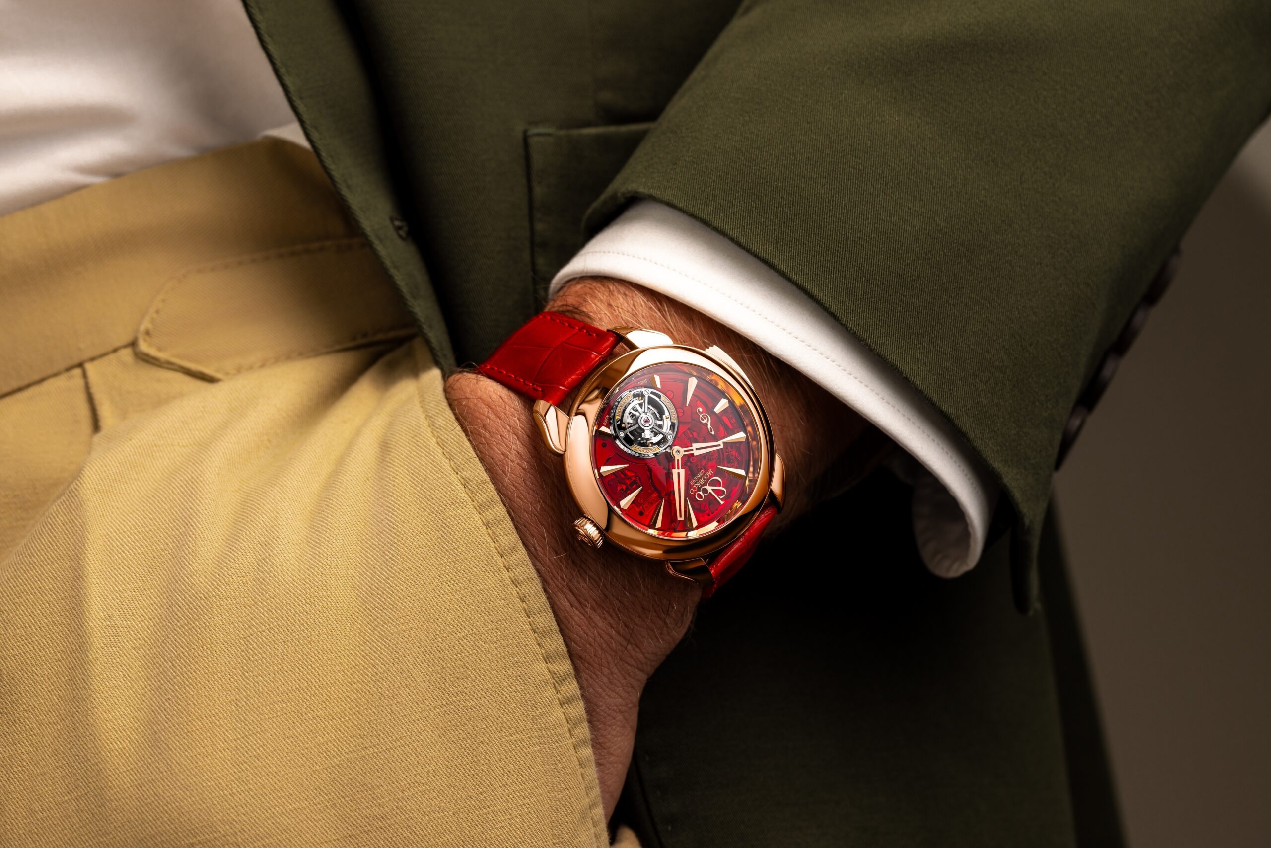 Rückseite und Kaliber JCCM04 der Jacob & Co. Palatial Minute Repeater